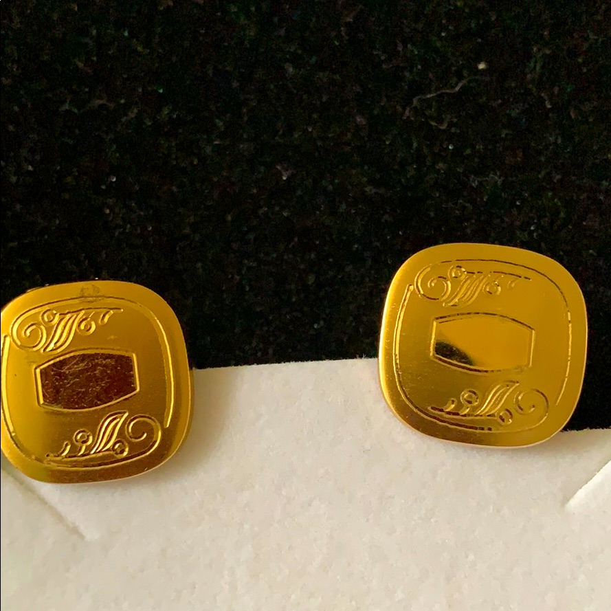 Cufflinks With Scroll Pattern & Space For Initials